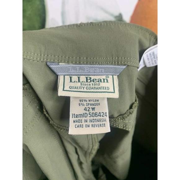 L.L. Bean Shorts Ll Beans Shorts 42 Mens Army Green Side Pockets